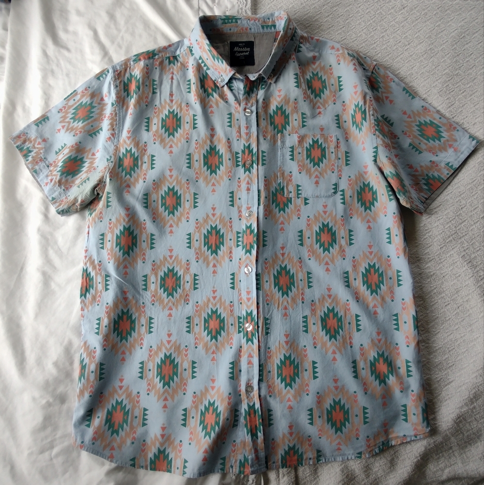 Men's fun and funky tribal/ southwest/ patterned 100% cotton button up T-shirt. - Picture 3 of 8